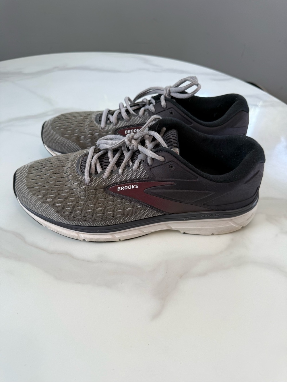 Brooks Men's Athletic Shoes in Gray with Burgundy Accent